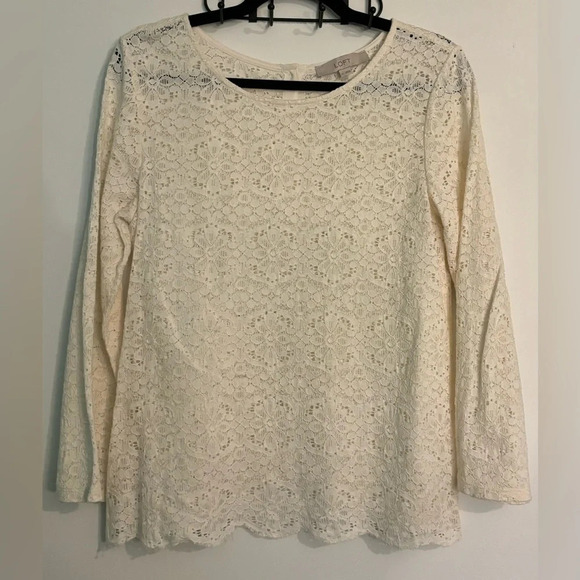 Loft Womens Ivory Lace Blouse‎ Scalloped Bottom Gold Buttons Down Back Medium - Picture 1 of 10